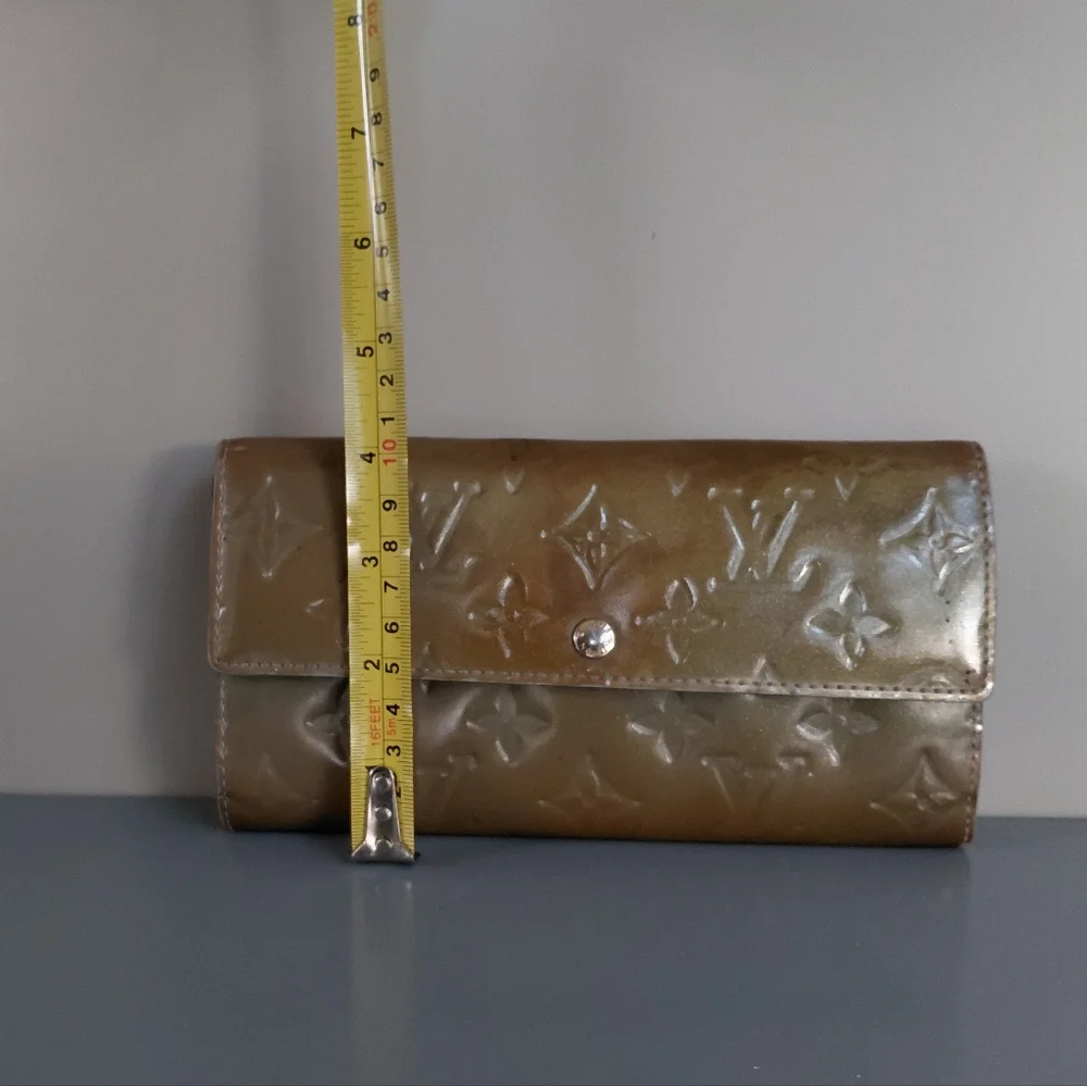 Louis Vuitton Green Olive Sarah Veris Classic Signature Monogram Print - Picture 5 of 11